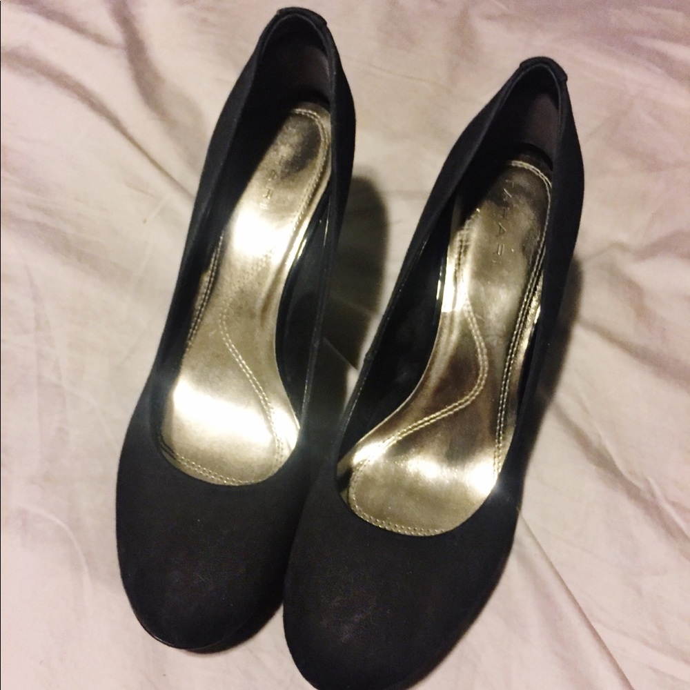 Black heels